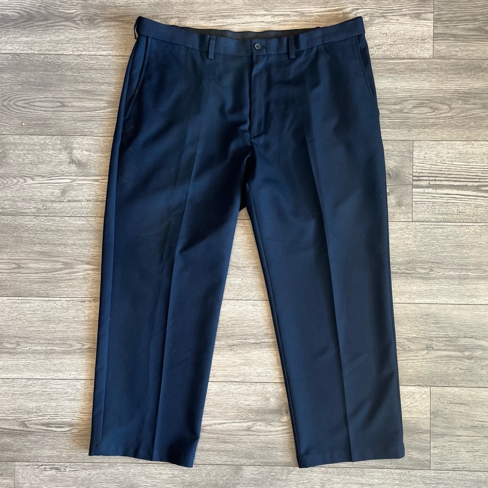 Haggar Men’s Pleated Classic Fit Dress Pant Wrinkle Free Navy Blue 42x29